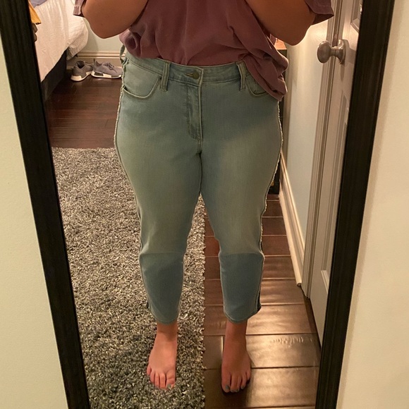 Universal Thread High Rise Skinny Crop - Picture 3 of 7